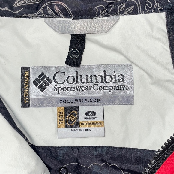 Women’s Columbia Tech Jacket - Picture 2 of 3